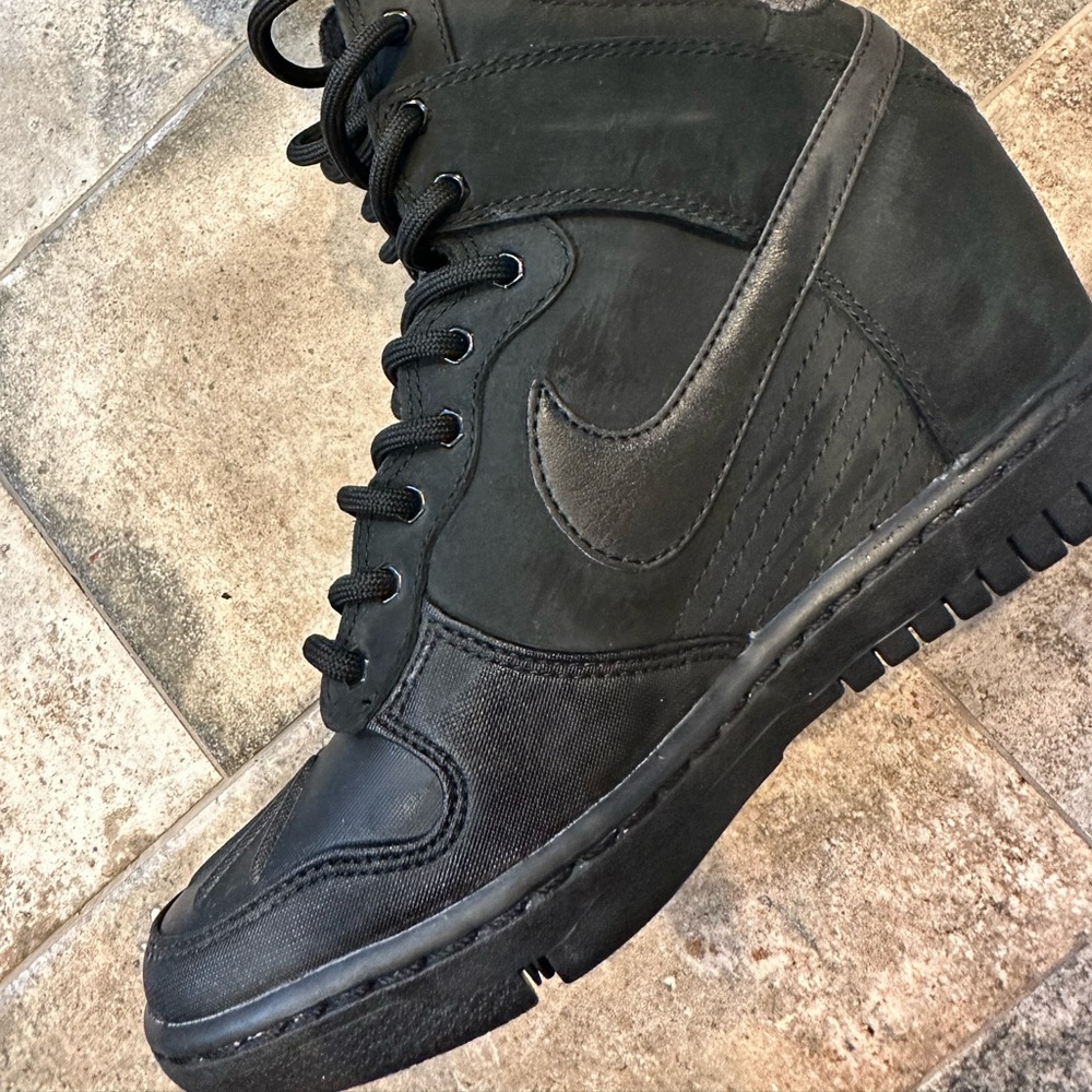 Nike Duck boot with wedge SZ 6.5 Black New w/o tags Rare!!!